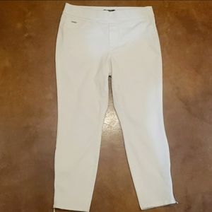 White Nine West jeans crop size 10
